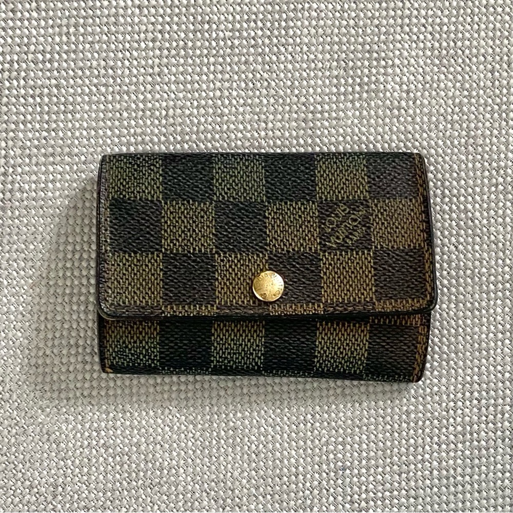 LV Damier Keycase